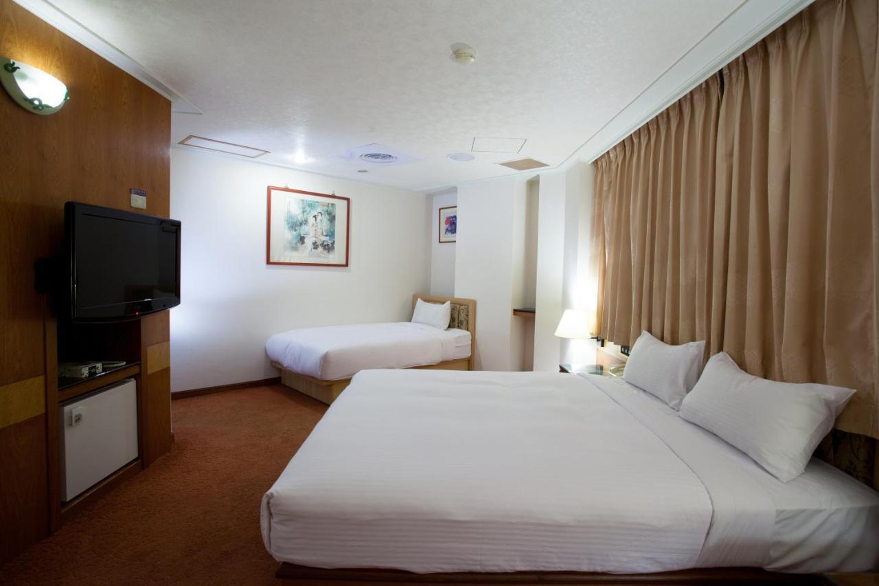 Hara Zuru Hotel Taoyuan Extérieur photo